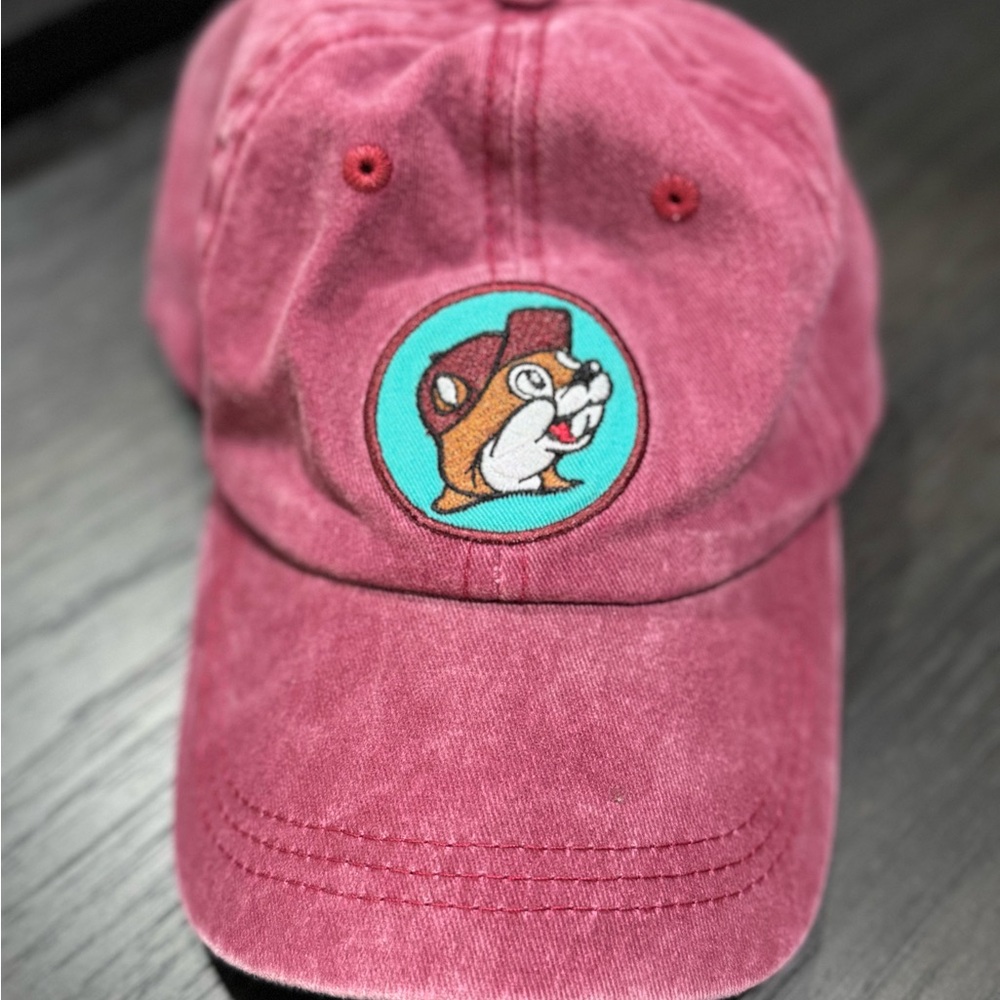 Buc-ee’s dark pink embroidered cap